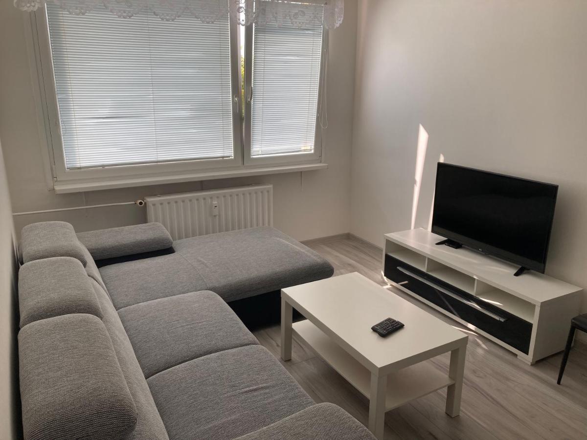Byt 2-Kk V Moste, Blizko Aquadrom A Benedikt Extérieur photo